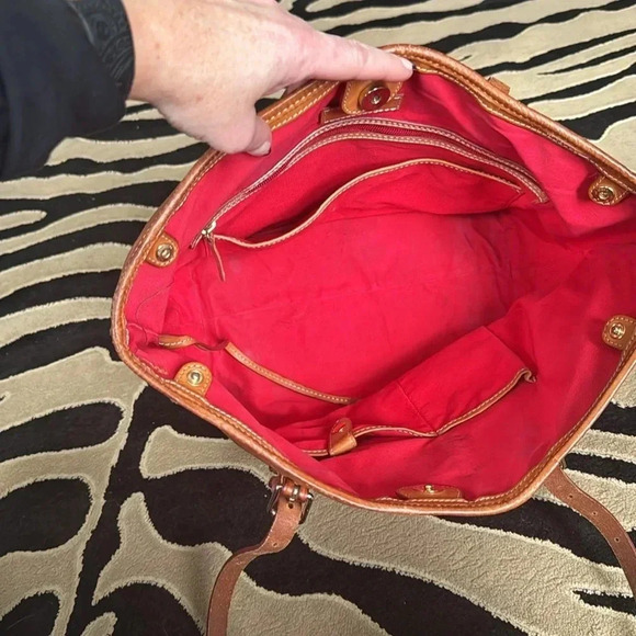 Dooney & Bourke Tote - Picture 5 of 9